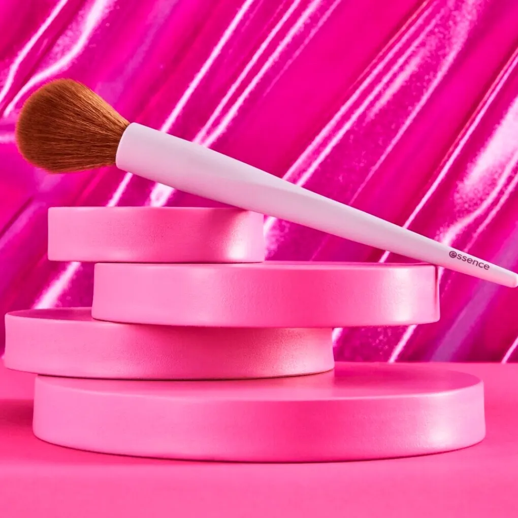 Essence Make-Up Kwasten>01 It's Glow Time Blush & Highlighter Brush