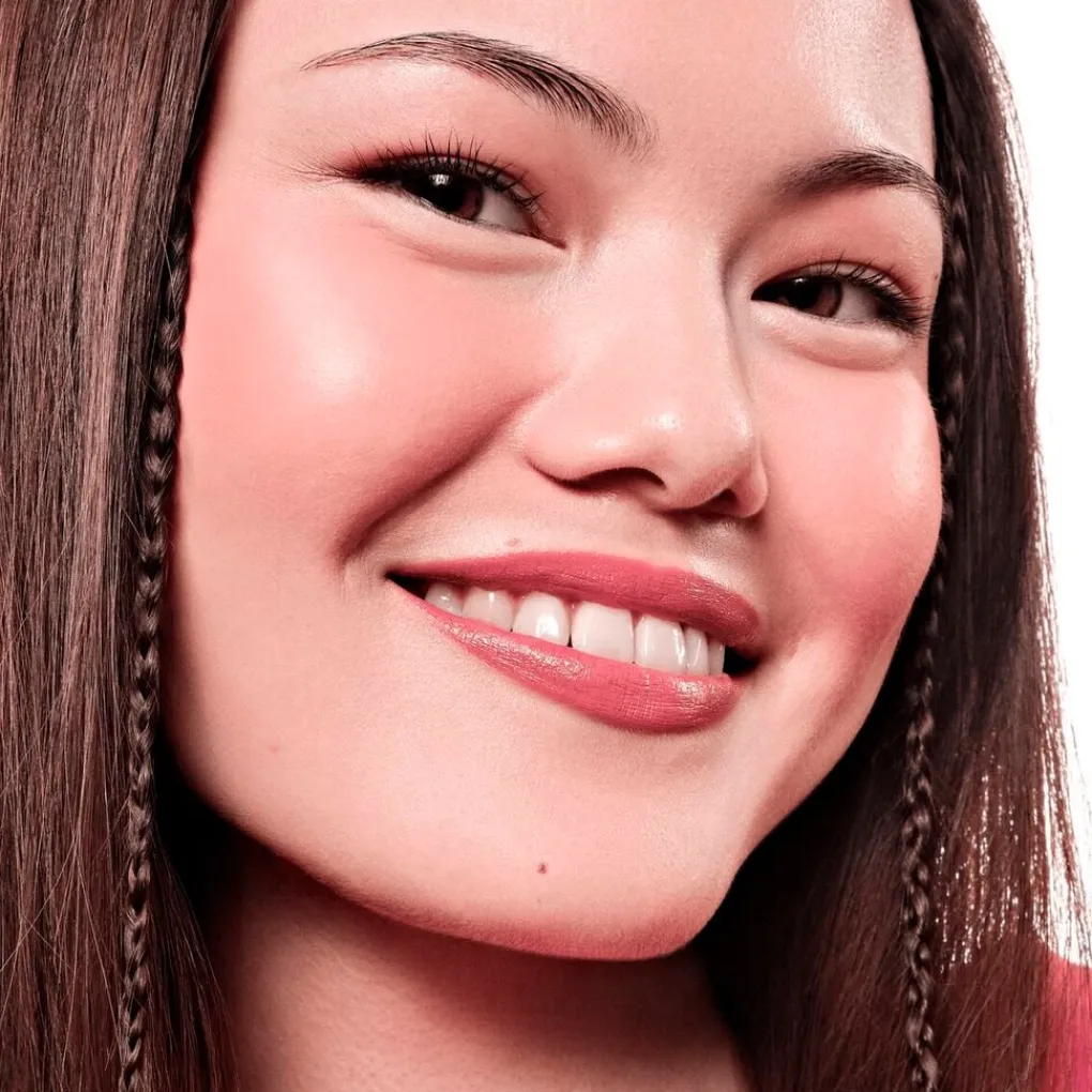 Essence Lipmake-Up>Satin Glow 02 Blushin It Luminous Shine Lipstick