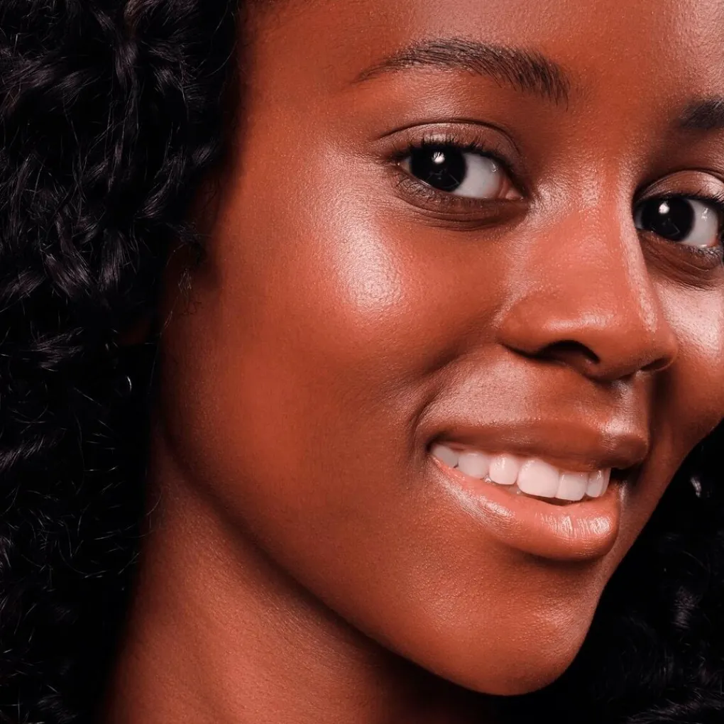 Essence Highlighter>Soft Touch 30 Glazing Gleam Bouncy Glow
