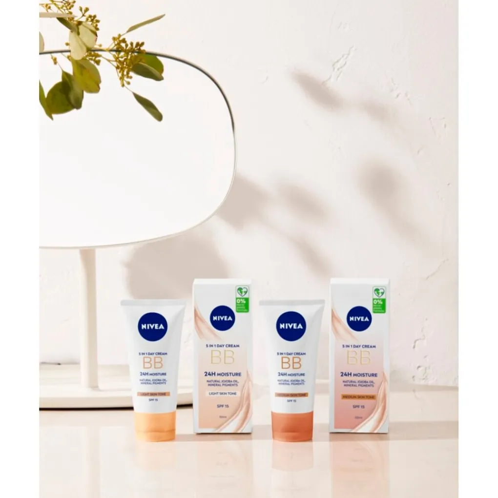 Nivea Skincare Dagcreme|Bb Cream>NIVEA 5-In-1 SPF15 Lichte Huidskleur BB Cream