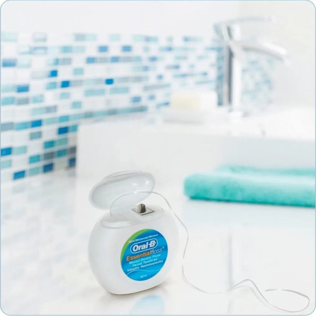Oral B Flosdraad>Oral-B Essential Waxed Dental Floss