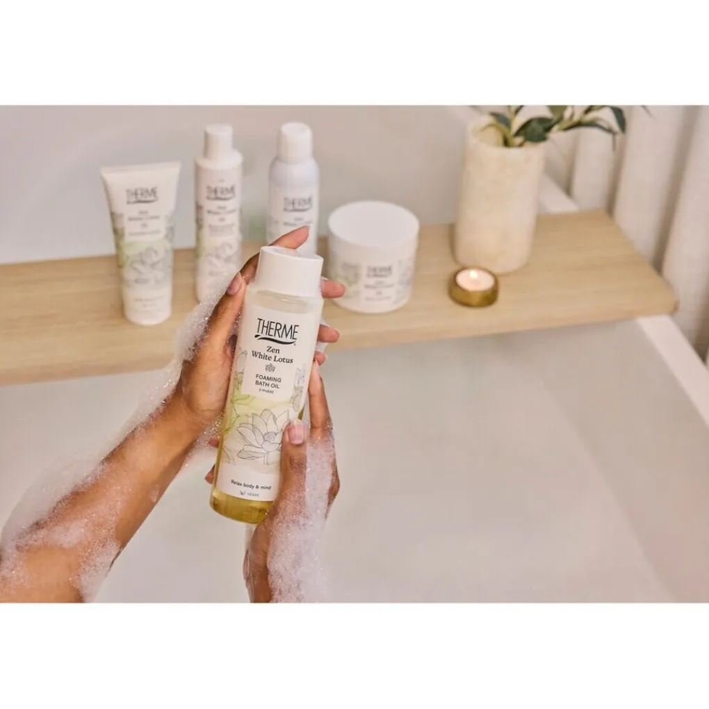 Therme Badschuim>Zen White Lotus Foaming Bath Oil